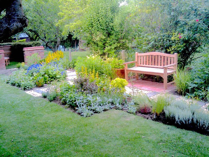 Cambridge tranquil rear garden design and landscape
